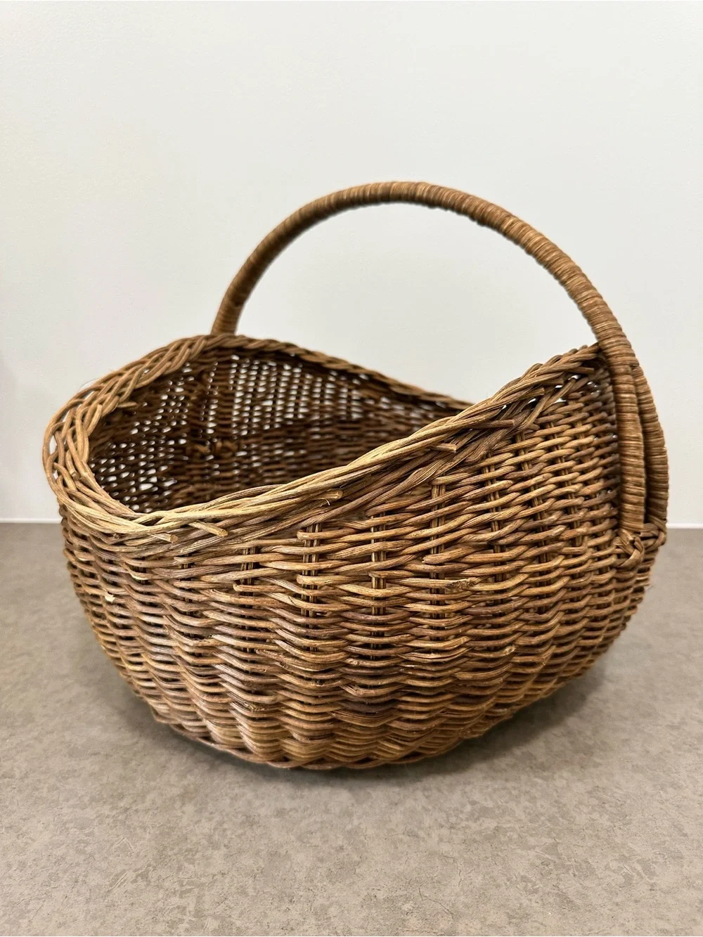 Large Vintage French-Style Woven Wicker Market & Gathering Basket Home Storage